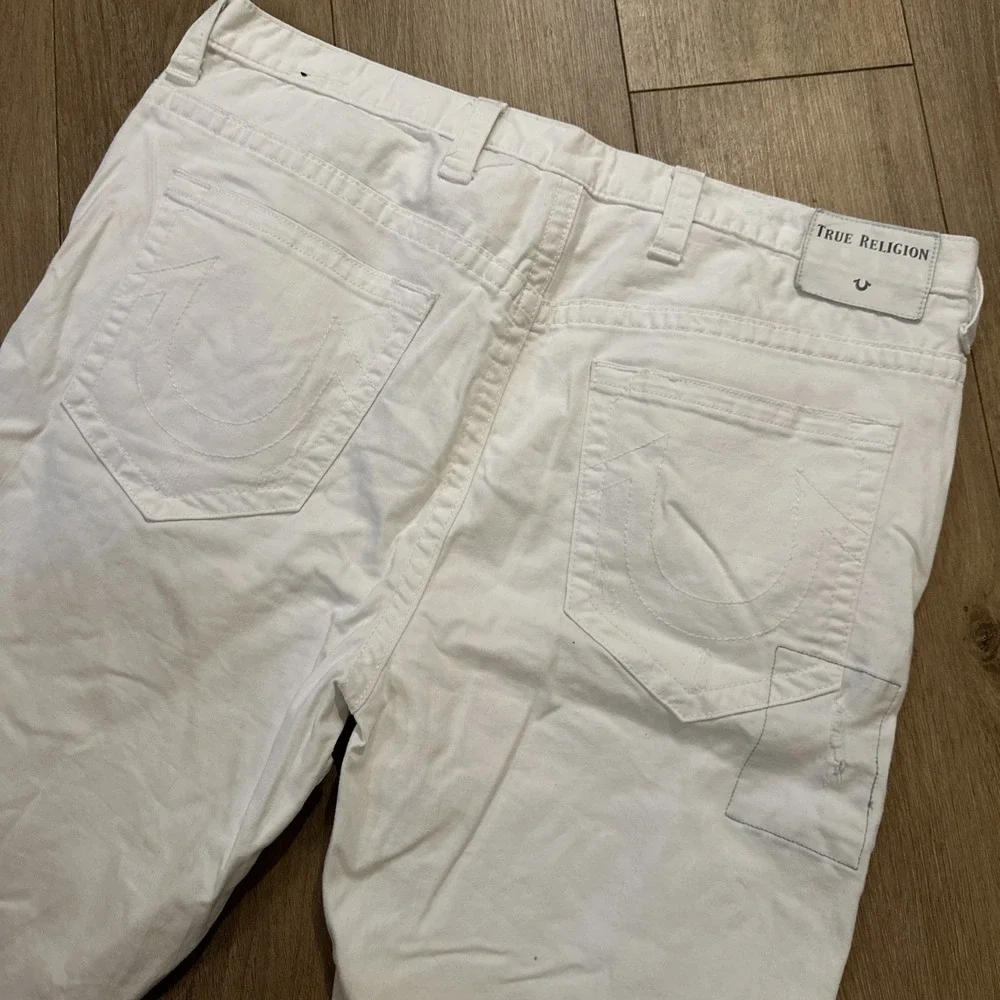 True Religion Ricky Relaxed Shorts Men's 42 White Denim Patch Raw Hem Streetwear